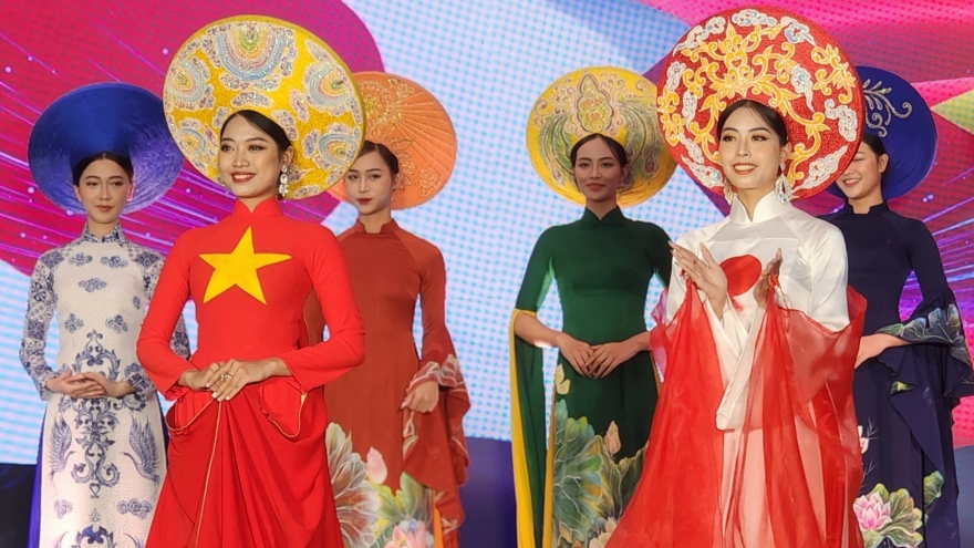 Kimono-Ao Dai fashion show highlights Vietnam-Japan friendship